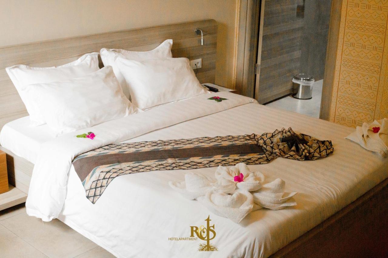 Roots Hotel Apartments 阿比让 外观 照片