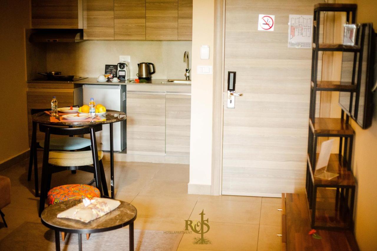 Roots Hotel Apartments 阿比让 外观 照片