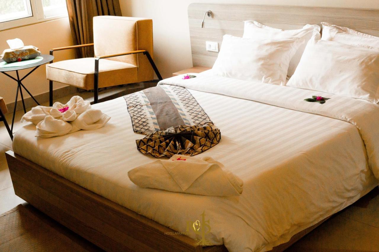 Roots Hotel Apartments 阿比让 外观 照片