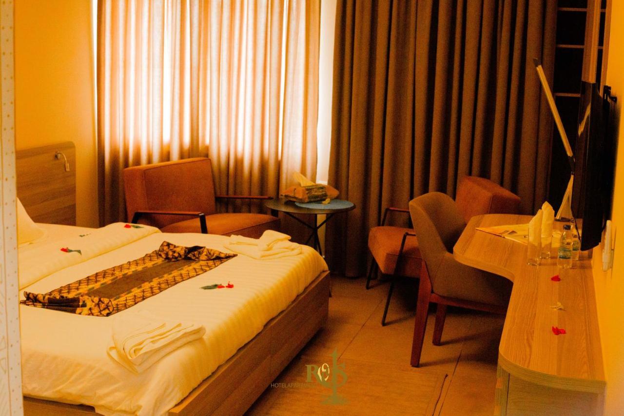 Roots Hotel Apartments 阿比让 外观 照片