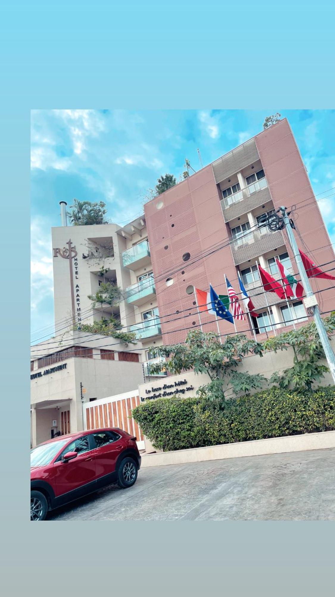 Roots Hotel Apartments 阿比让 外观 照片