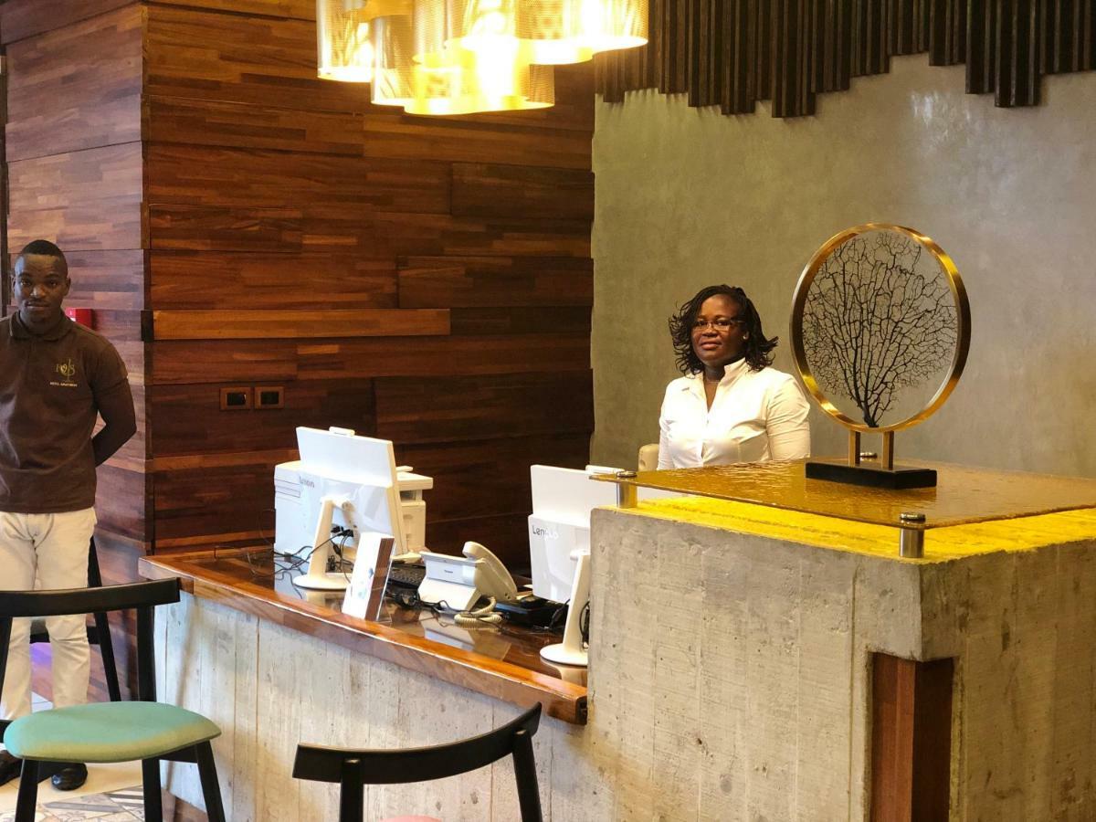Roots Hotel Apartments 阿比让 外观 照片