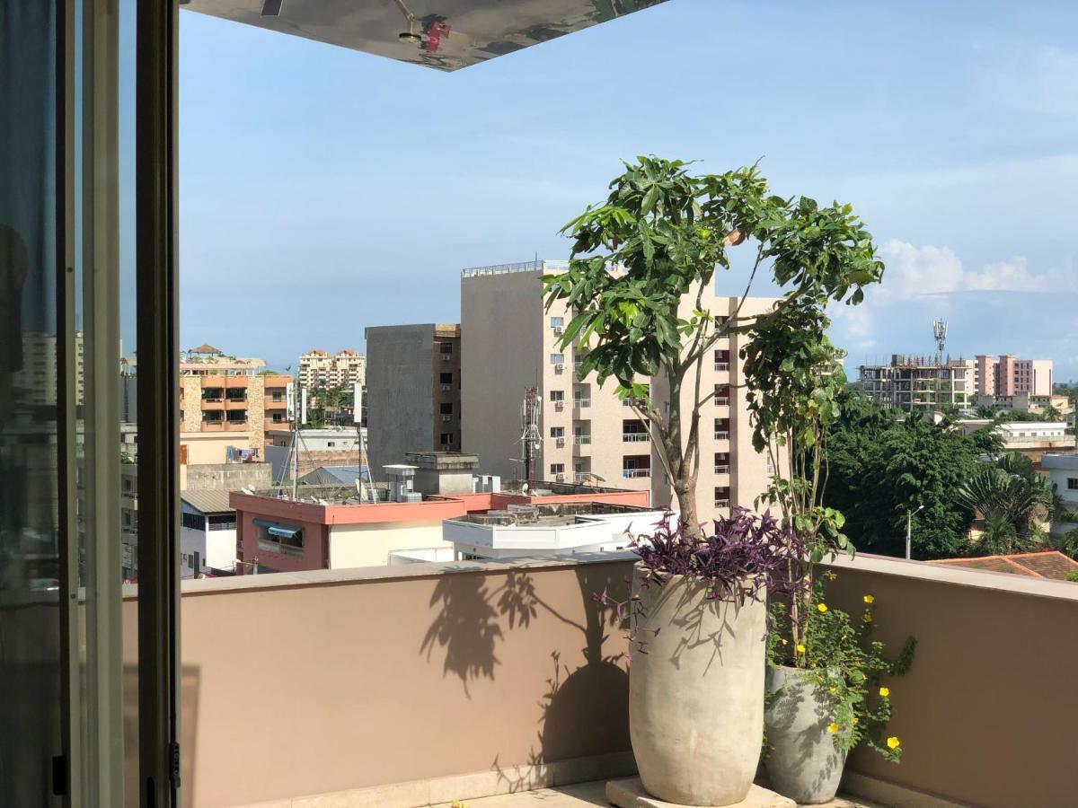 Roots Hotel Apartments 阿比让 外观 照片