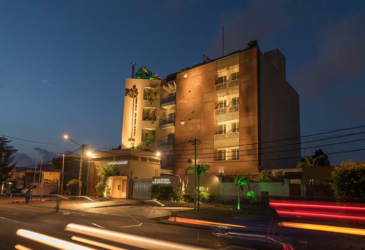 Roots Hotel Apartments 阿比让 外观 照片