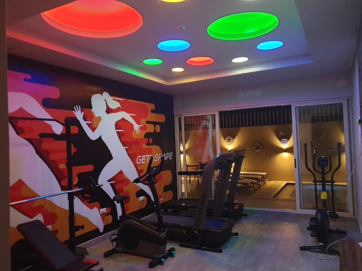 Roots Hotel Apartments 阿比让 外观 照片